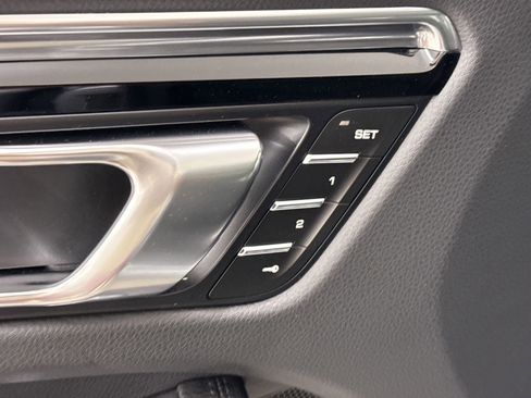 New 2025 Porsche Macan image 12