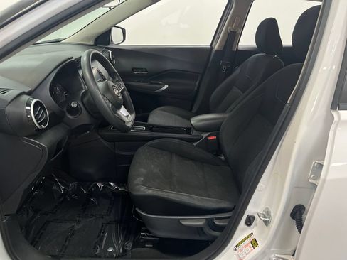 Used 2024 Nissan Kicks SV FWD image 10
