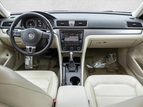 Used 2015 Volkswagen Passat 1.8T Wolfsburg Edition image 18