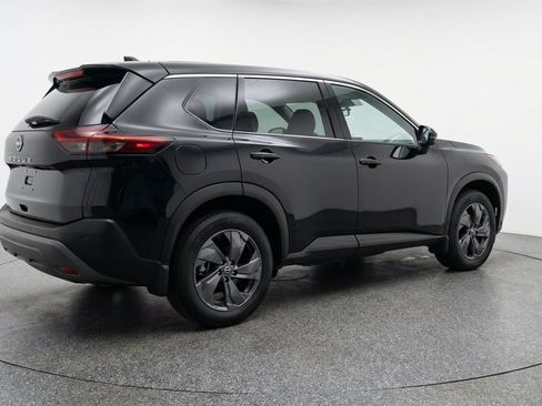 Used 2025 Nissan Rogue SV FWD image 9
