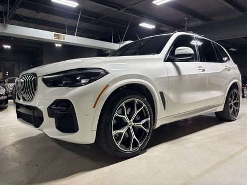 Used 2022 BMW X5 xDrive40i AWD/4WD image 1
