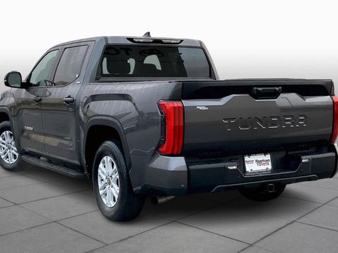 Used 2022 Toyota Tundra SR5 w/ SR5 Premium Package image 11