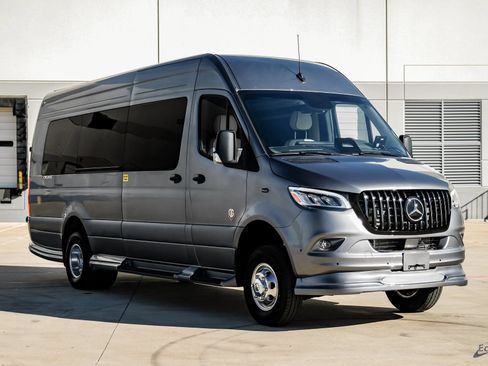Used 2025 Mercedes-Benz Sprinter 3500 image 19