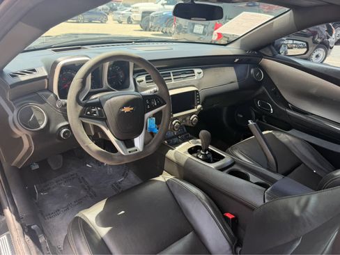 Used 2015 Chevrolet Camaro SS w/ SS Performance Package RWD image 13