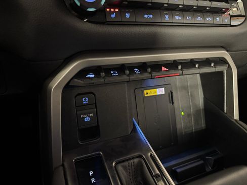 Used 2023 Toyota Tundra Limited image 26