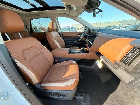 New 2026 Nissan Pathfinder Platinum image 20