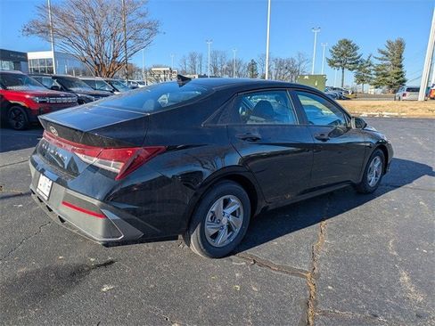 New 2026 Hyundai Elantra SE image 4
