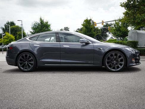 Used 2020 Tesla Model S Long Range AWD/4WD image 11