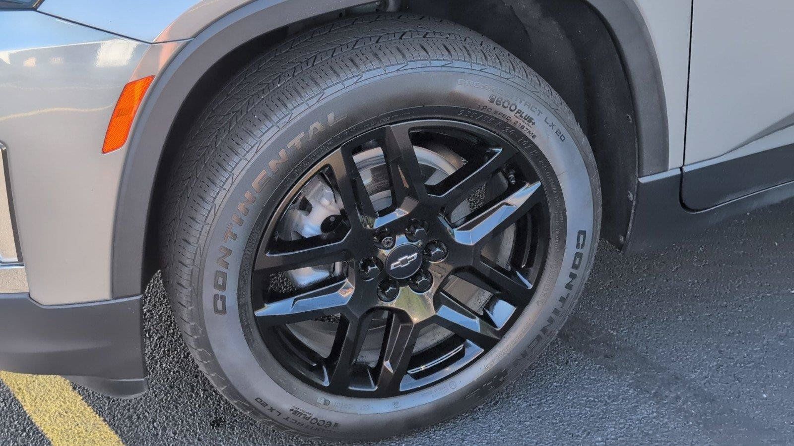 Used 2023 Chevrolet Traverse LT FWD image 11