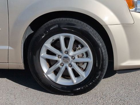 Used 2014 Dodge Grand Caravan SXT FWD image 10