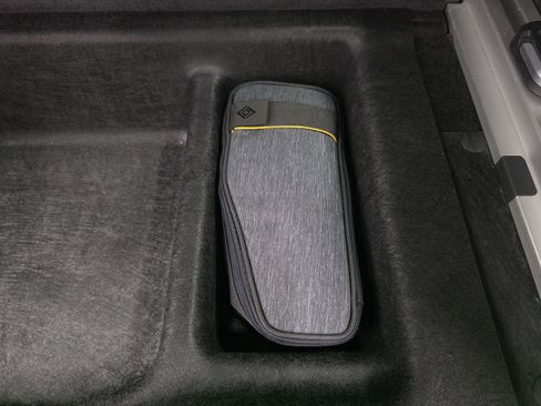 Used 2024 Rivian R1S Adventure AWD/4WD image 34