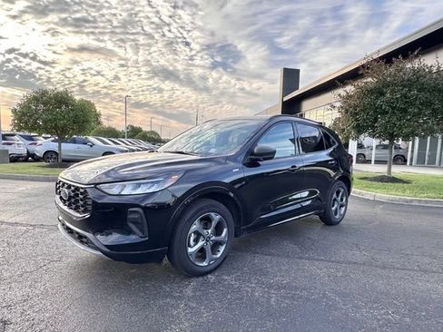 Used 2024 Ford Escape ST-Line w/ Tech Pack #1 AWD/4WD image 6