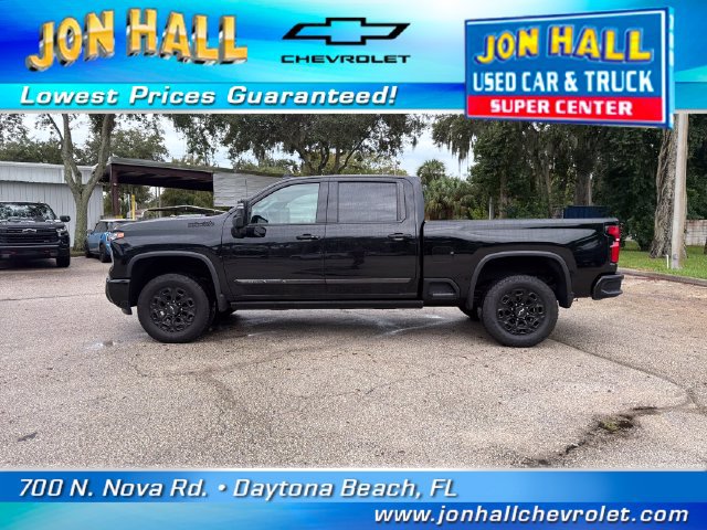 Used 2024 Chevrolet Silverado 3500 High Country w/ Technology Package AWD/4WD image 4