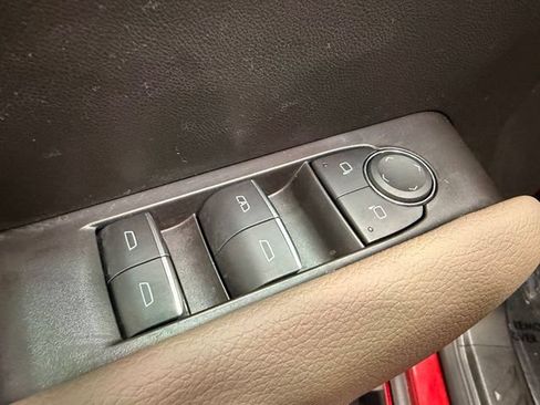 Used 2025 GMC Canyon Denali AWD/4WD image 24