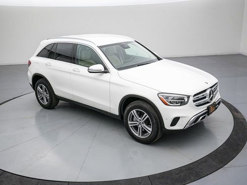 Used 2022 Mercedes-Benz GLC 300 4MATIC image 2