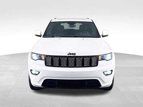 Used 2020 Jeep Grand Cherokee Altitude AWD/4WD image 3