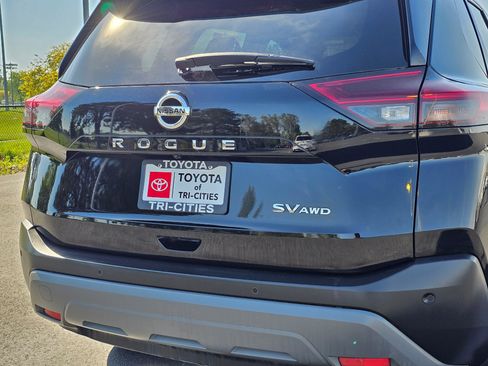 Used 2021 Nissan Rogue SV AWD/4WD image 13
