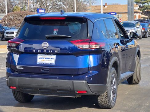 Used 2025 Nissan Rogue SV image 10