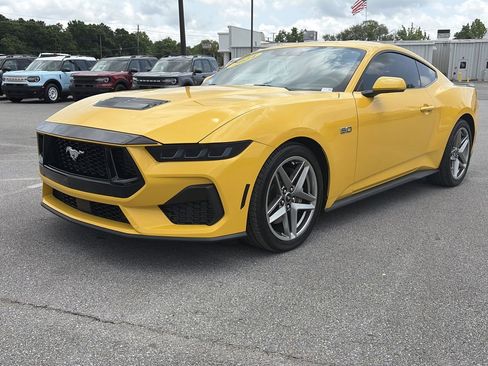 Used 2024 Ford Mustang GT RWD image 2