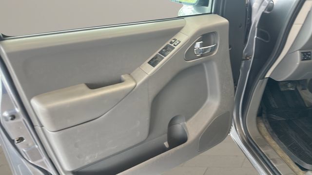 Used 2017 Nissan Frontier SV AWD/4WD image 10