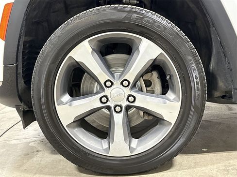 Used 2023 Jeep Grand Cherokee L Limited w/ Trailer Tow Group (B) image 27