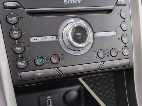 Used 2017 Ford Fusion Platinum image 24