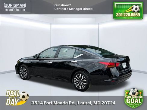 Used 2025 Nissan Altima 2.5 SV FWD image 4
