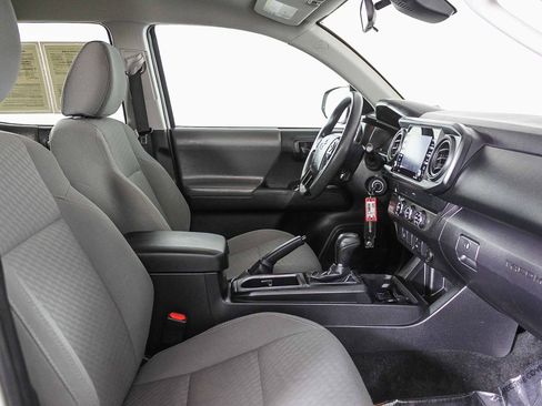 Used 2022 Toyota Tacoma SR w/ SR Convenience Package image 17