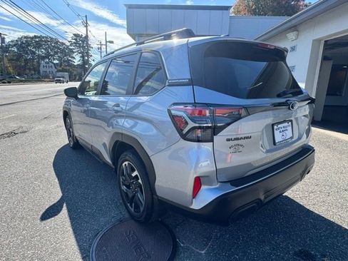 Used 2025 Subaru Forester Limited image 5