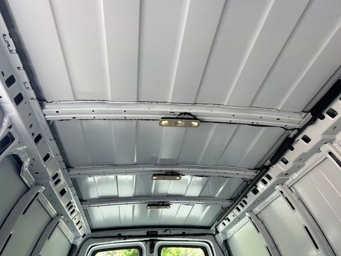New 2026 Chevrolet Express 2500 Extended RWD image 27