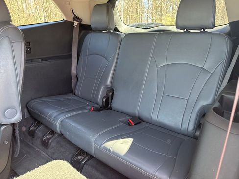 Used 2020 Buick Enclave Essence w/ Sound and Sites Package image 31