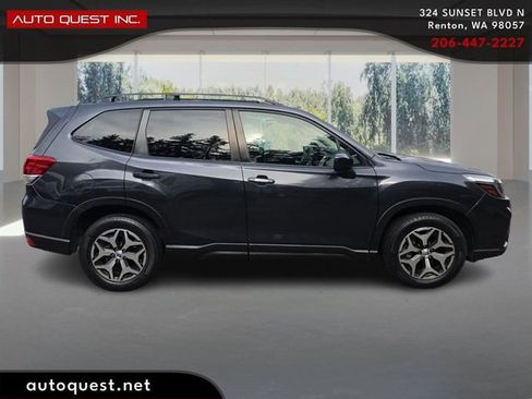 Used 2019 Subaru Forester Premium AWD/4WD image 4