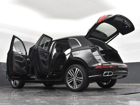 Used 2020 Audi Q5 e Prestige w/ Prestige Package AWD/4WD image 37