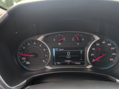 Used 2018 Chevrolet Equinox LT w/ Sun & Infotainment Package AWD/4WD image 23