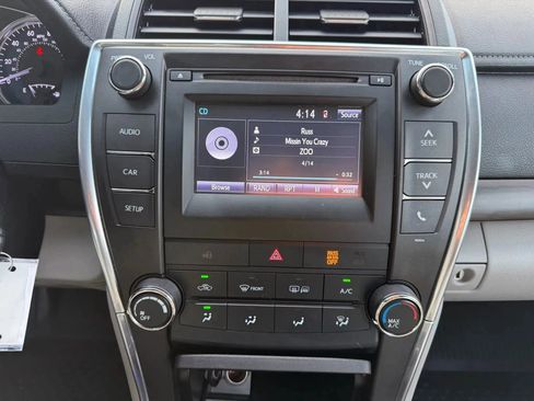 Used 2016 Toyota Camry LE FWD image 12