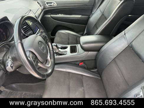 Used 2020 Jeep Grand Cherokee Altitude AWD/4WD image 12