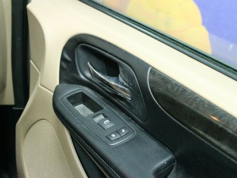 Used 2015 Dodge Grand Caravan SE w/ Quick Order Package 29E SE image 6