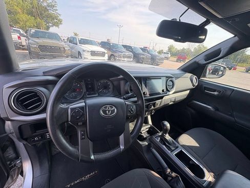 Used 2017 Toyota Tacoma TRD Off-Road w/ Tow Package RWD image 13