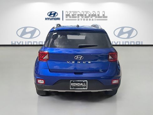 Used 2023 Hyundai Venue SEL w/ Cargo Package FWD image 5