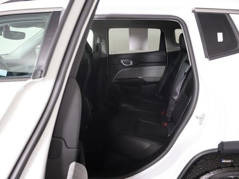 Used 2022 Jeep Compass Latitude AWD/4WD image 28