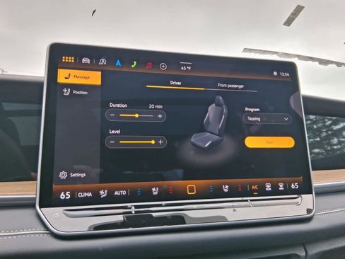 New 2026 Volkswagen Tiguan SEL R-Line AWD/4WD image 16