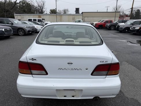 Used 1997 Nissan Maxima GLE FWD image 3