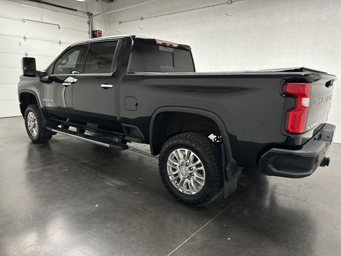 Used 2020 Chevrolet Silverado 2500 High Country image 7