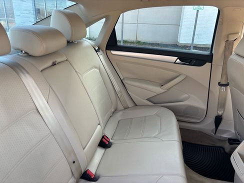 Used 2012 Volkswagen Passat 2.5 SE image 20