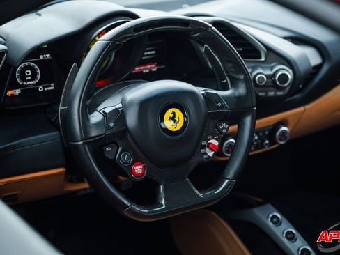 Used 2018 Ferrari 488 GTB image 6