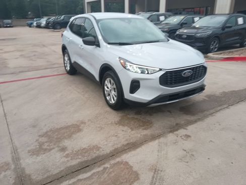 Used 2025 Ford Escape Active AWD/4WD image 6