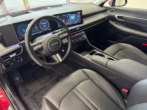 Used 2025 Hyundai Sonata Limited image 16