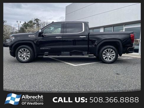 Used 2023 GMC Sierra 1500 Denali w/ Technology Package AWD/4WD image 2