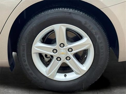 Used 2023 Chevrolet Malibu LS image 7