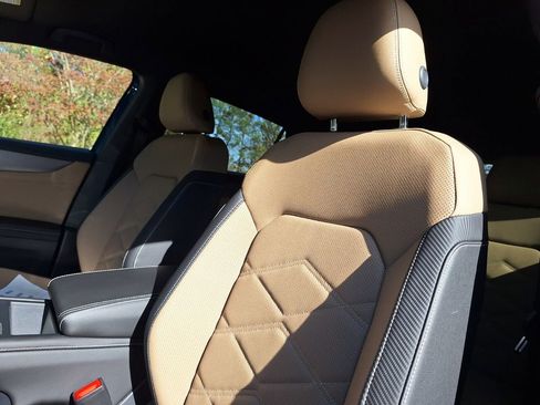 New 2026 Volkswagen Atlas Cross Sport SE image 11